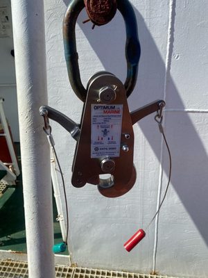 Palfinger Marine Safety AS Model LHR12 M2 on-load/off-load release mechanism, for use with double-point suspension lifeboats and rescue boats; maximum approved working load is 12,000 kg per hook.