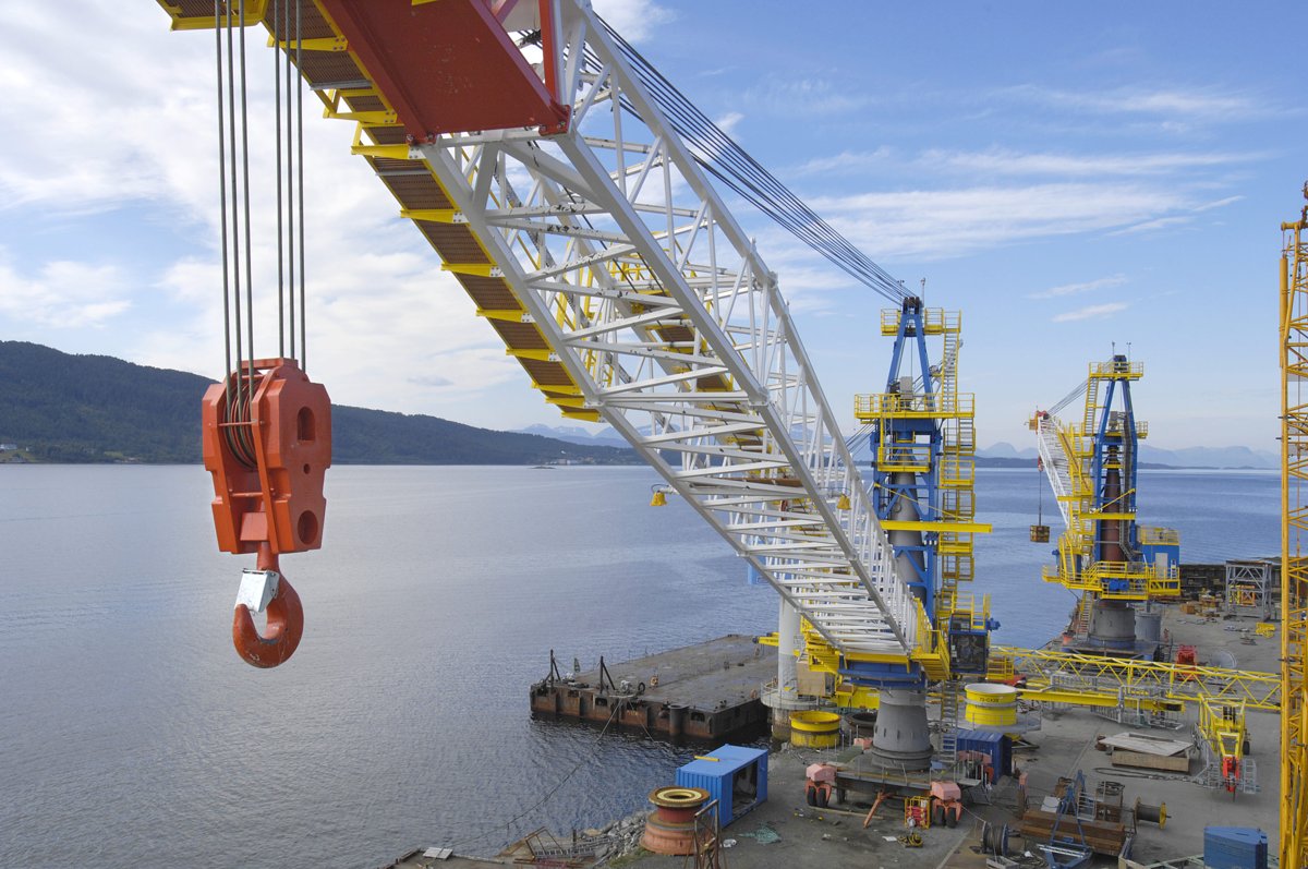 National Oilwell Varco DNS60 Kingpost Offshore Deck Crane (also referenced as 60DNS-120-2.5 / NOV 60DNS 120-2.5)