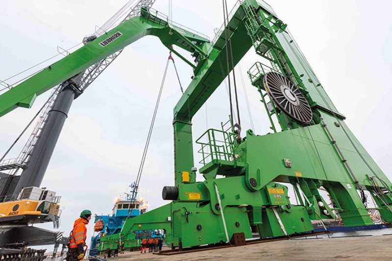 Liebherr Maritime CBW 140t-B