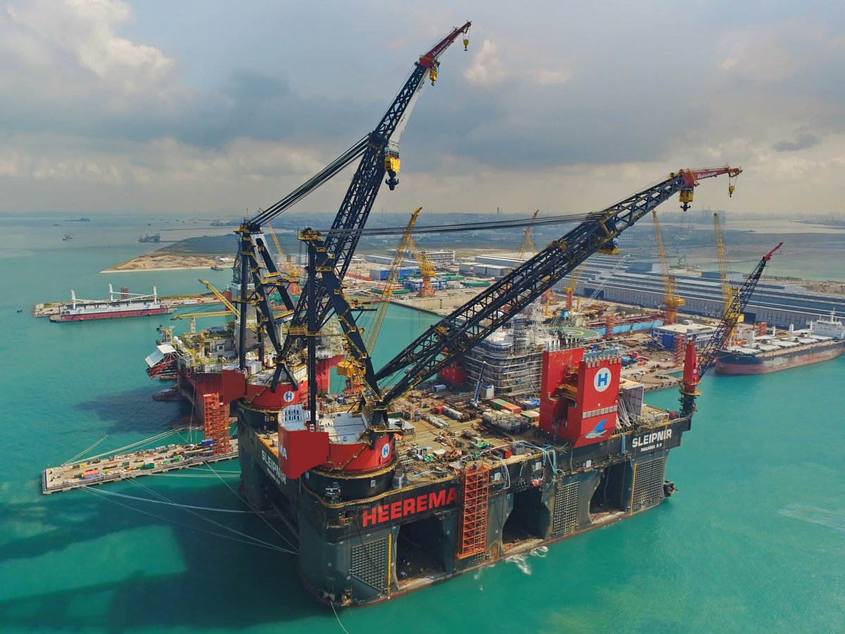 Huisman Equipment Tub Mounted Crane — 2×10,000mt (SSCV Sleipnir)