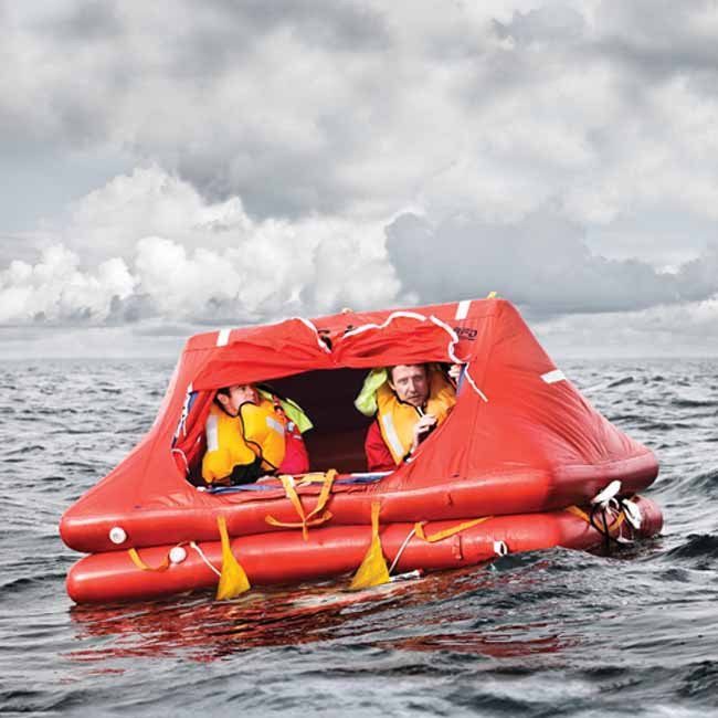 Survitec Group 06 man throw-over self-righting SOLAS A and B pack inflatable liferaft, packed in container / Trademarks: SURVITEC, ENDURA, CREWSAVER, ELLIOT, DSB, SURVITECZODIAC, RFD, SSP, BRUDE, RFD TOYO