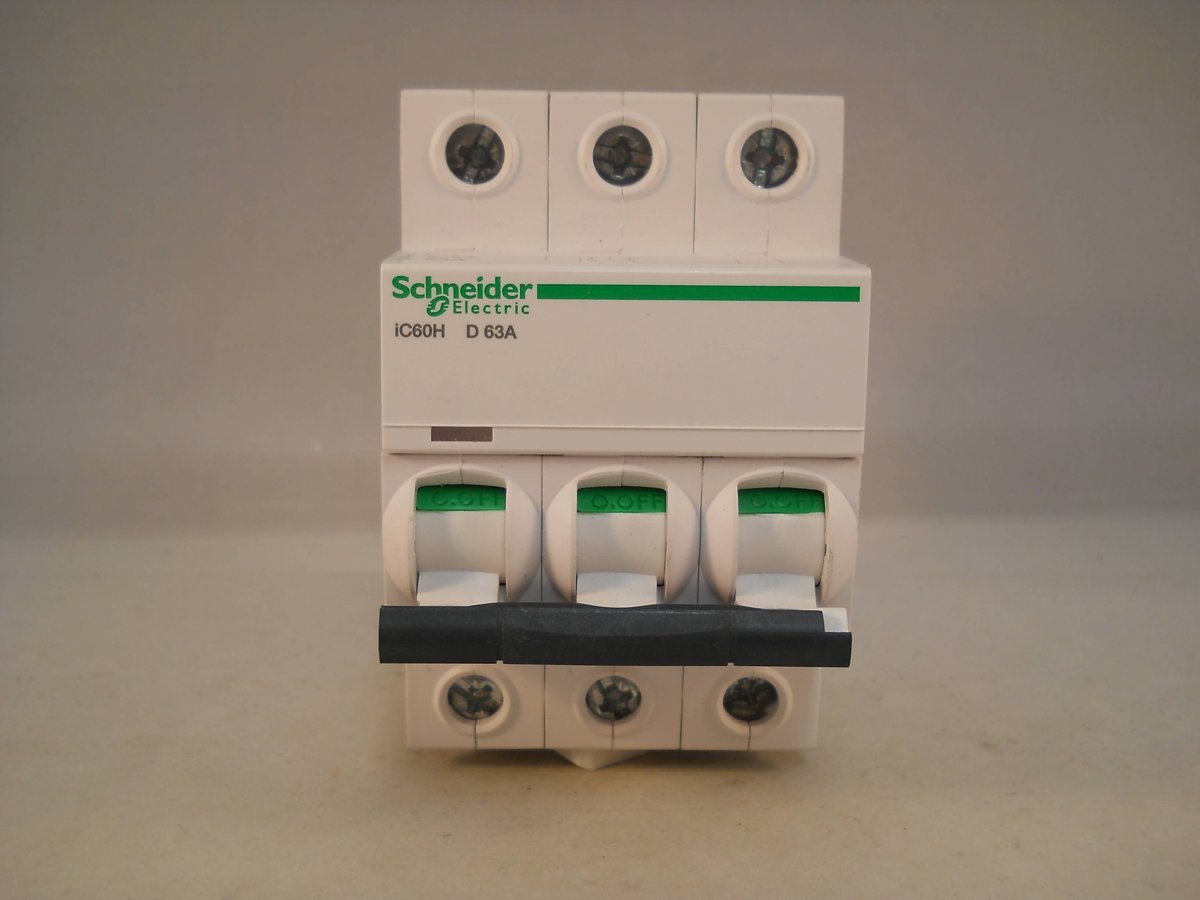 Schneider Electric Industries S.A.S. iC60