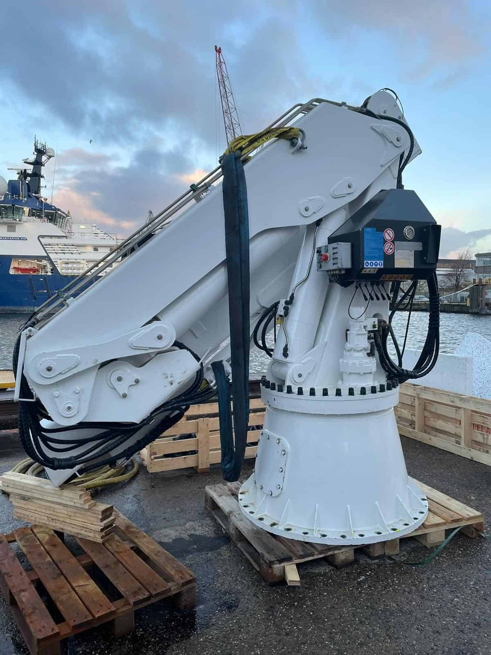 Heila Cranes HLRM 450-8 Marine Crane