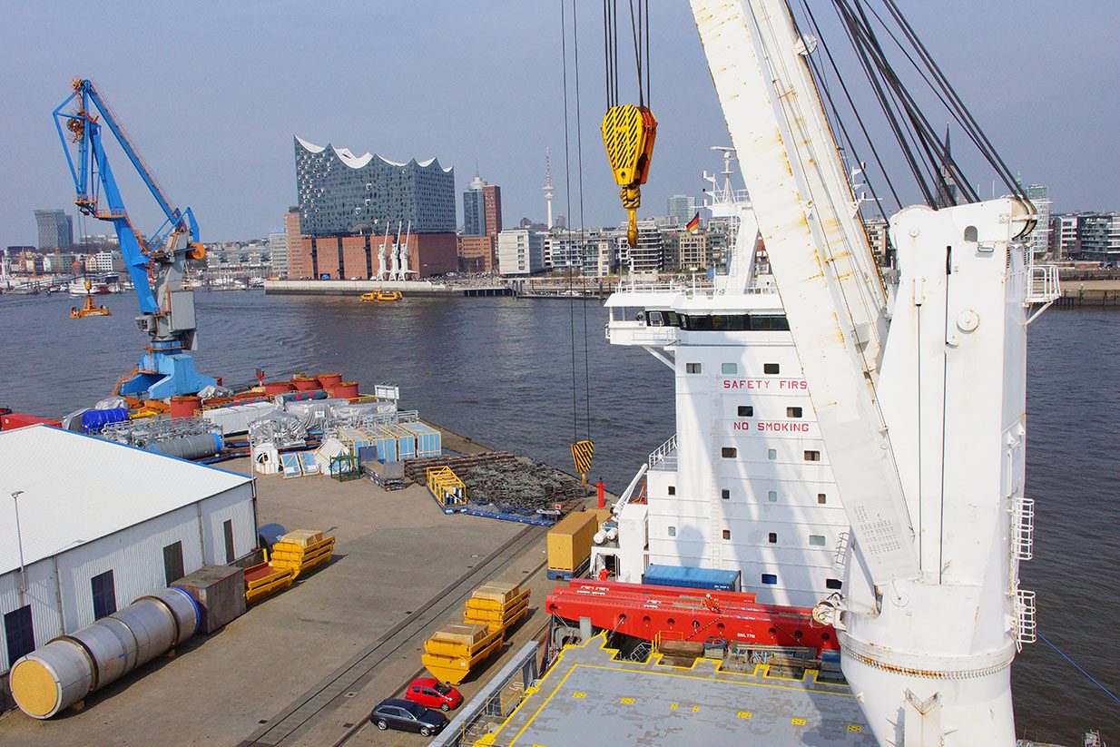 MacGregor Heavy Lift Cranes – Electric & Hydraulic