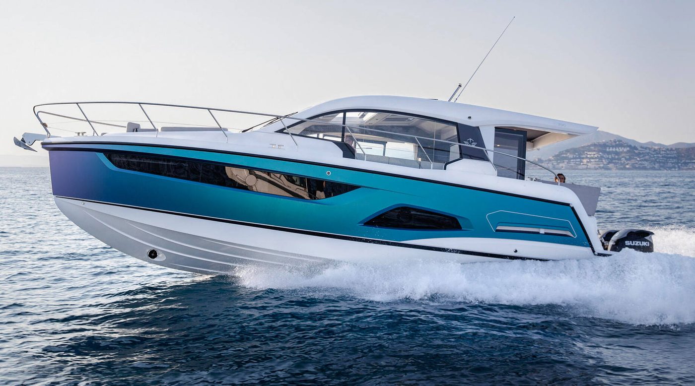 Sealine Yachts C390v