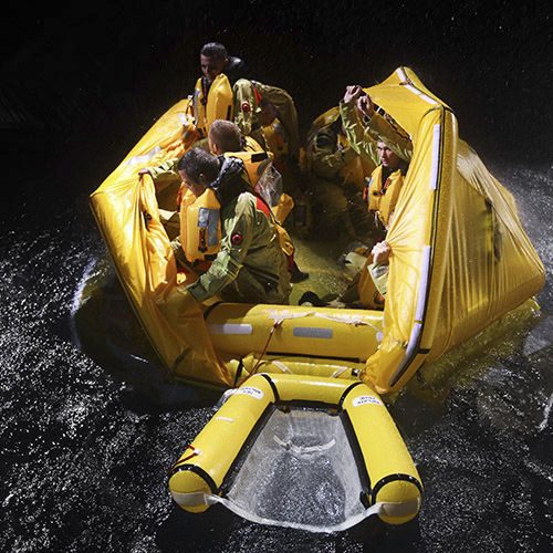 Survitec Group Canopied Reversible inflatable liferaft, B pack - Throw-overboard - capacity 50 persons - Type: 50 TO CR / Trademarks: SURVITEC, ENDURA, CREWSAVER, ELLIOT, DSB, SURVITECZODIAC, RFD, SSP, BRUDE, RFD TOYO