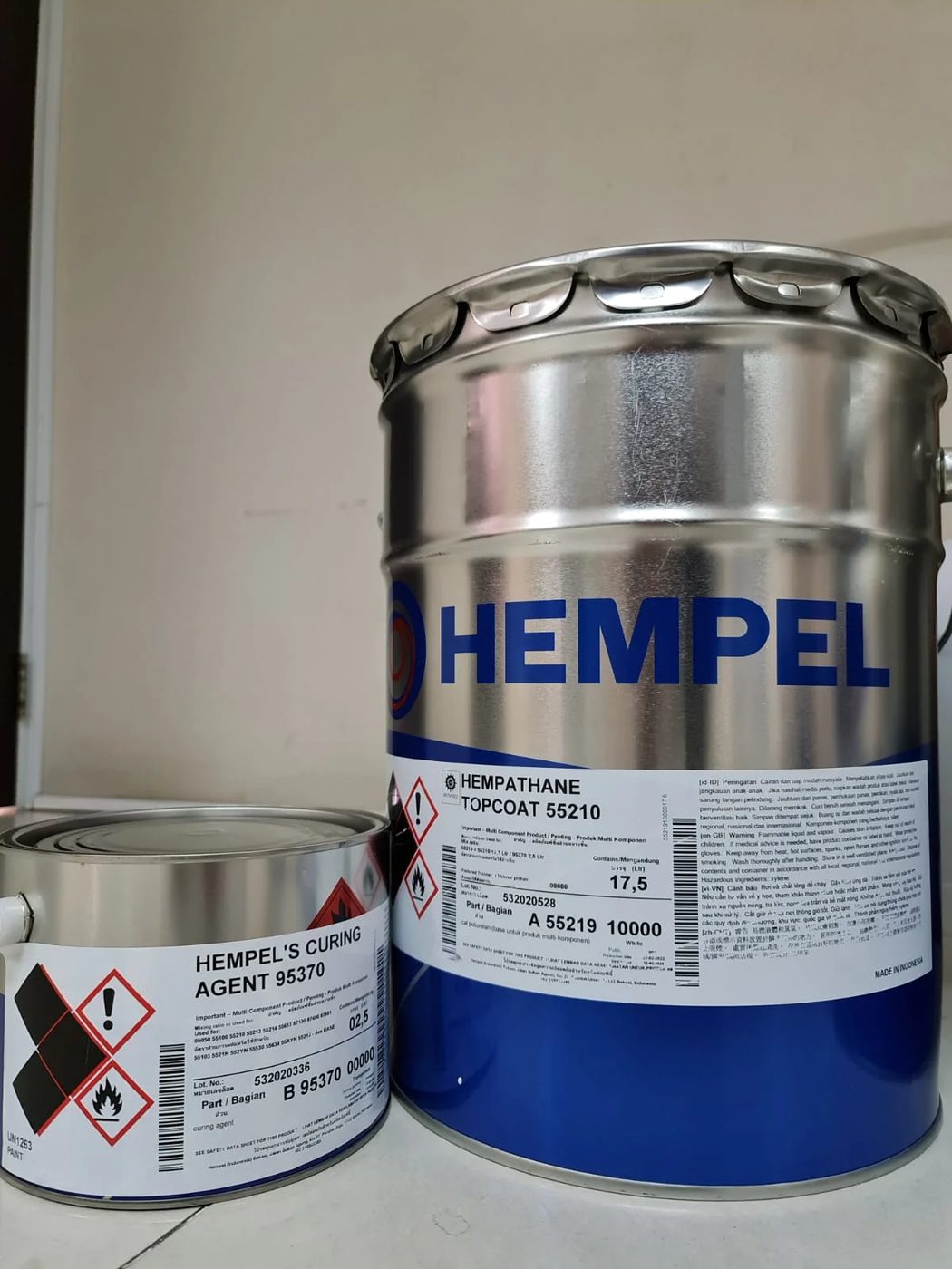 Hempel Hempathane 55210 RAL 9002
