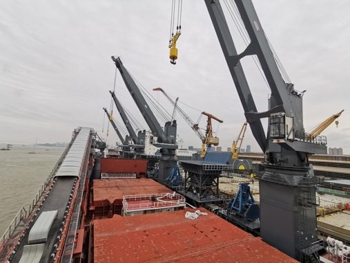 MacGregor Hydraulic Transloading Cranes