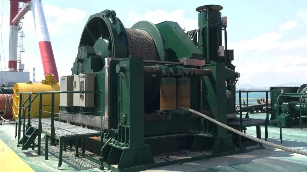 MacGregor Pusnes MHW-H300 Hydraulic Mooring Winch