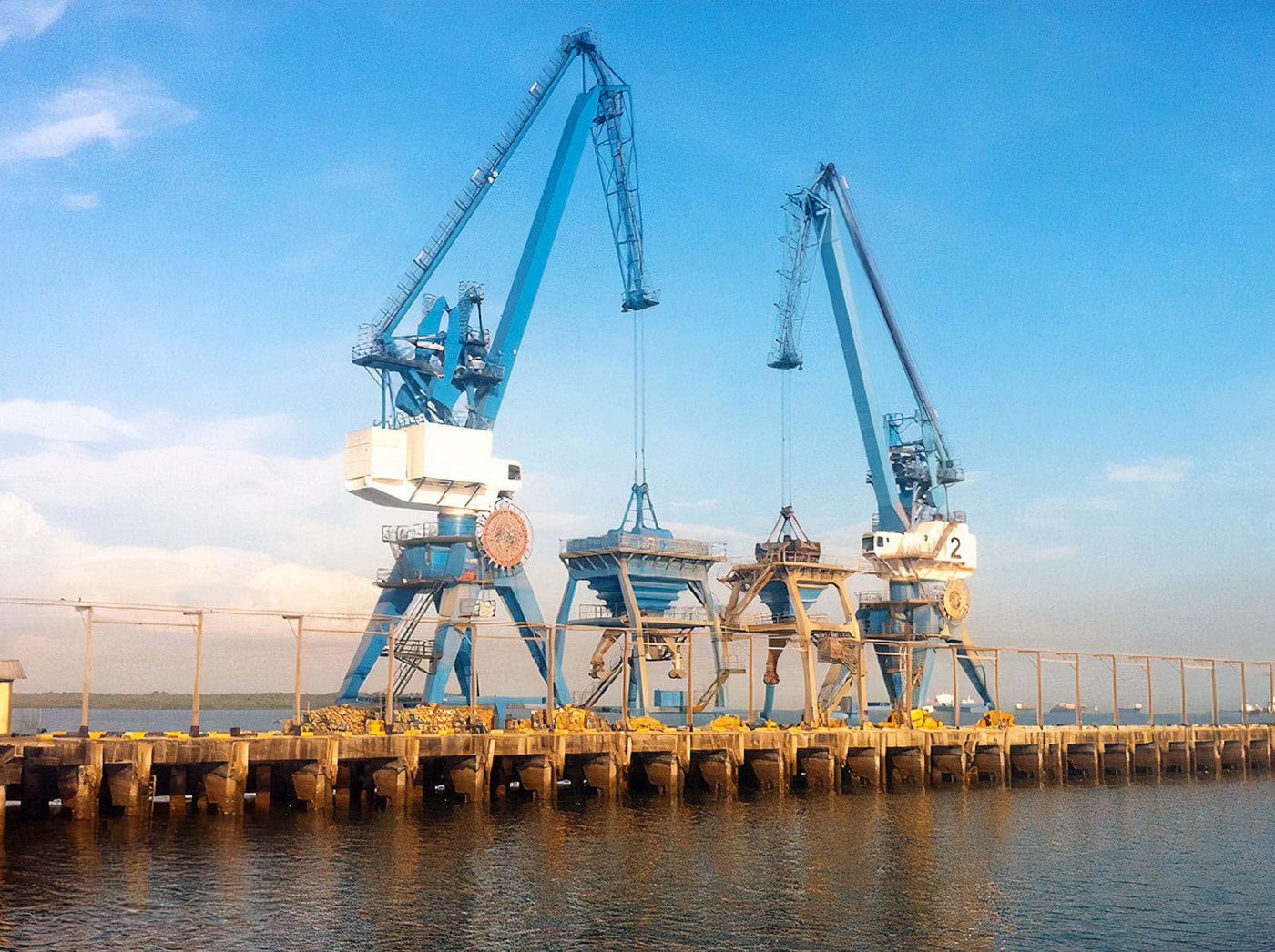 Favelle Favco Wharf Crane Series (1100MW, 1400MW, PC250MW, 1060DW)