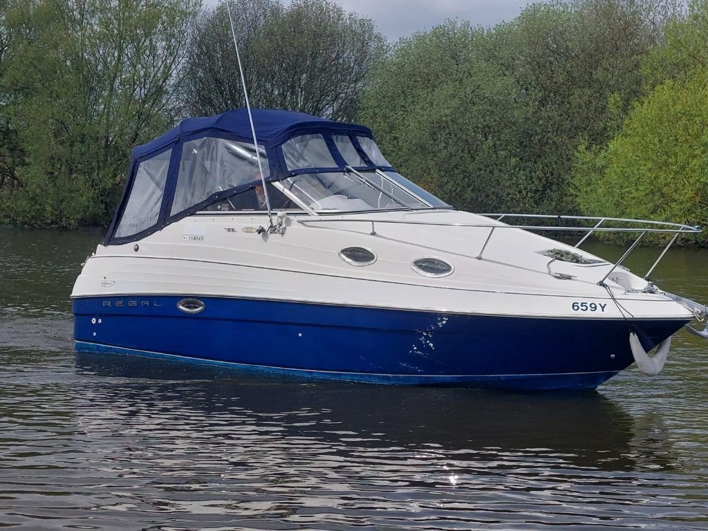 Marine - Care Regal 2460 Commodore