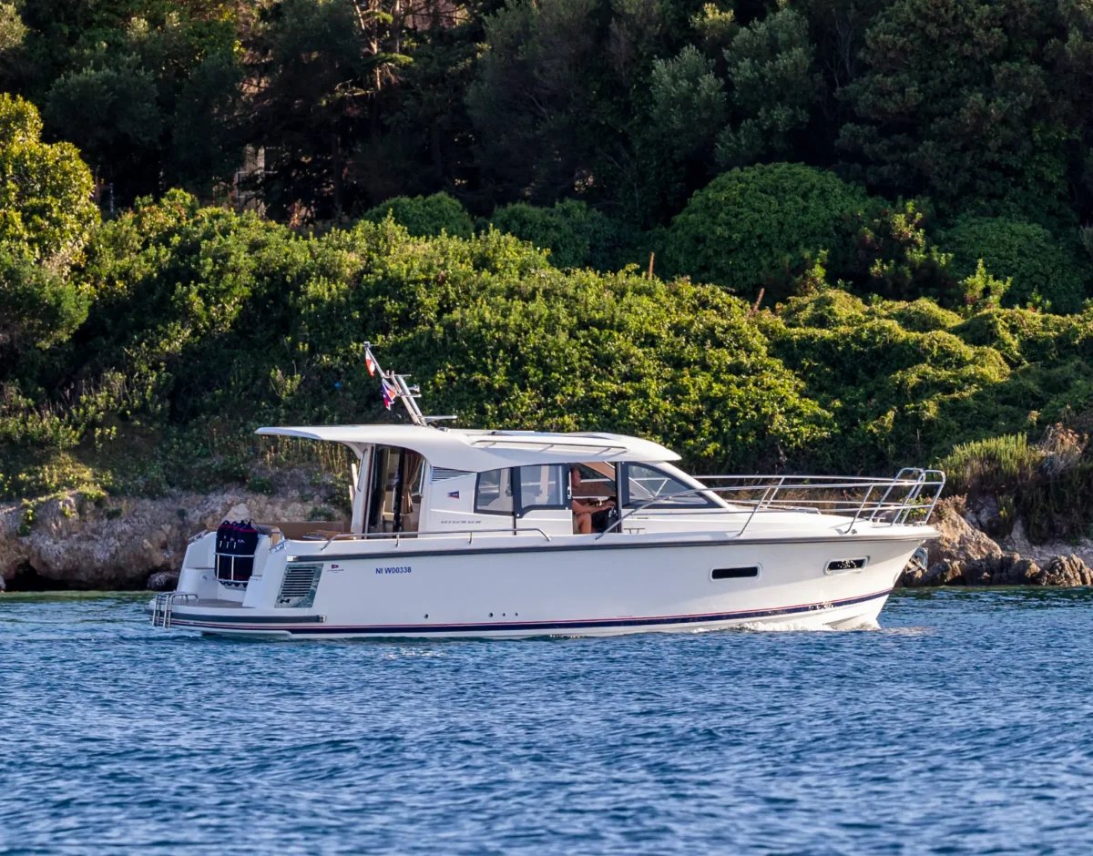 Nimbus Group 305 DH