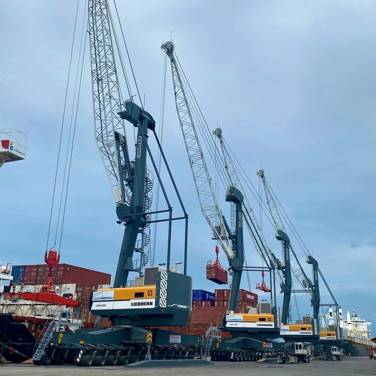 Liebherr Maritime LHM 420t