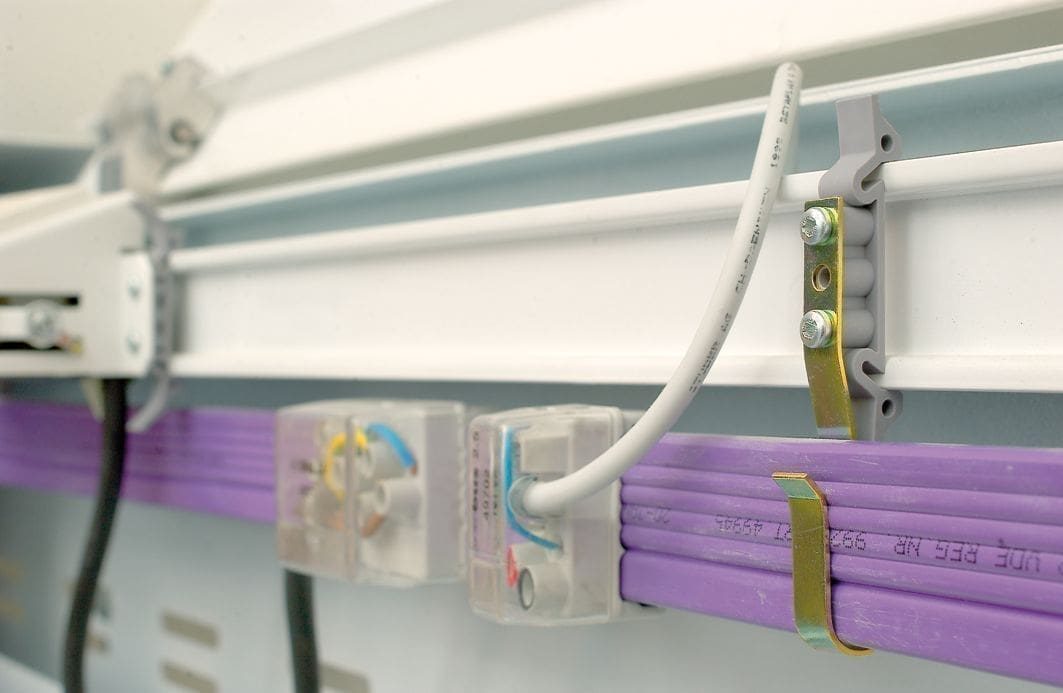 WOERTZ Connecting box with 5 x 2,5 mm² flat cable of halogen free compound
