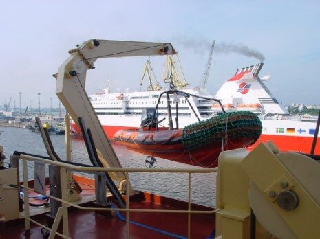 Global Davit Model Gsp.FLh.xxx (series) lifeboat/rescue boat launching davit with a maximum safe working load up to 125 kN (12,746 kg) (62.5 kN (6373 kg) per arm) and 3.5 m outreach.