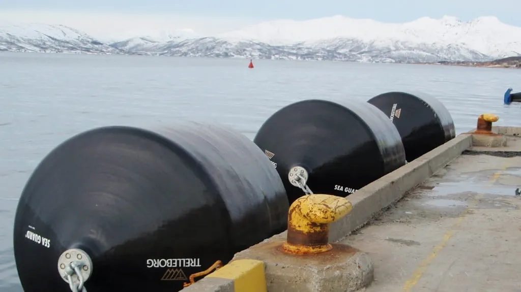 Trelleborg Marine TM Floating 8in x 6m