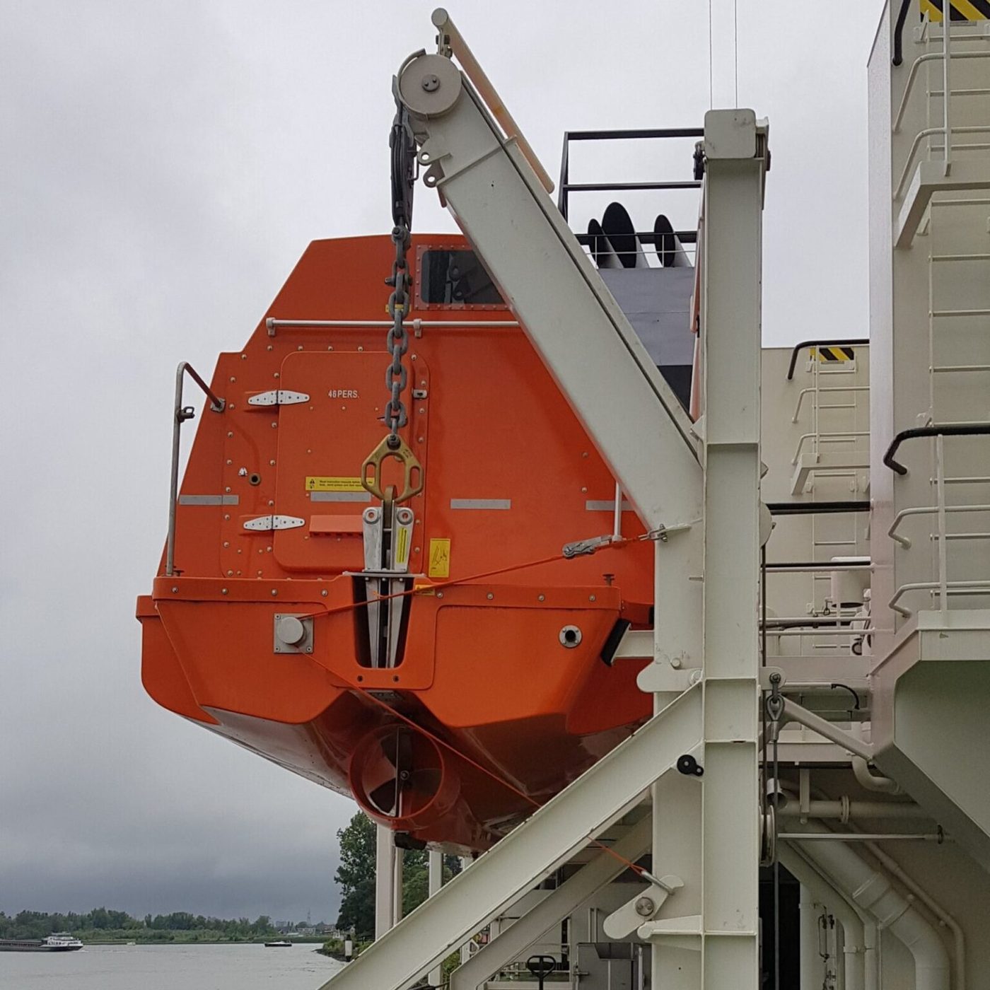 Global Davit Type W26L.01 or W26L.02 series lifeboat winch; approved for a maximum working load of 97 kN on drum.