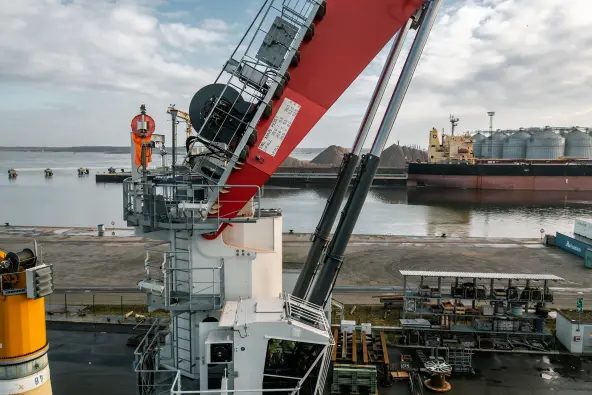 Liebherr Maritime RL 160t-B