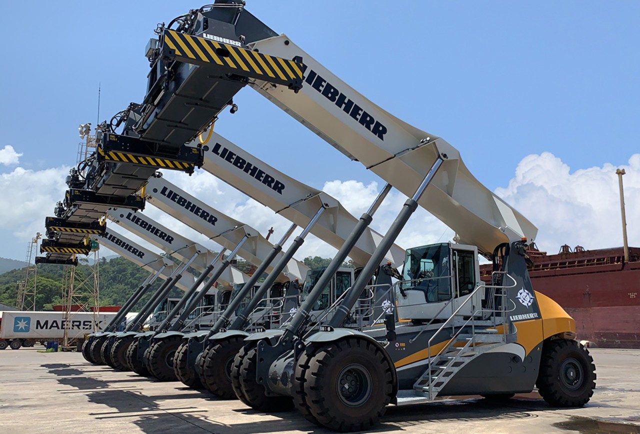 Liebherr Maritime Reachstacker Series
