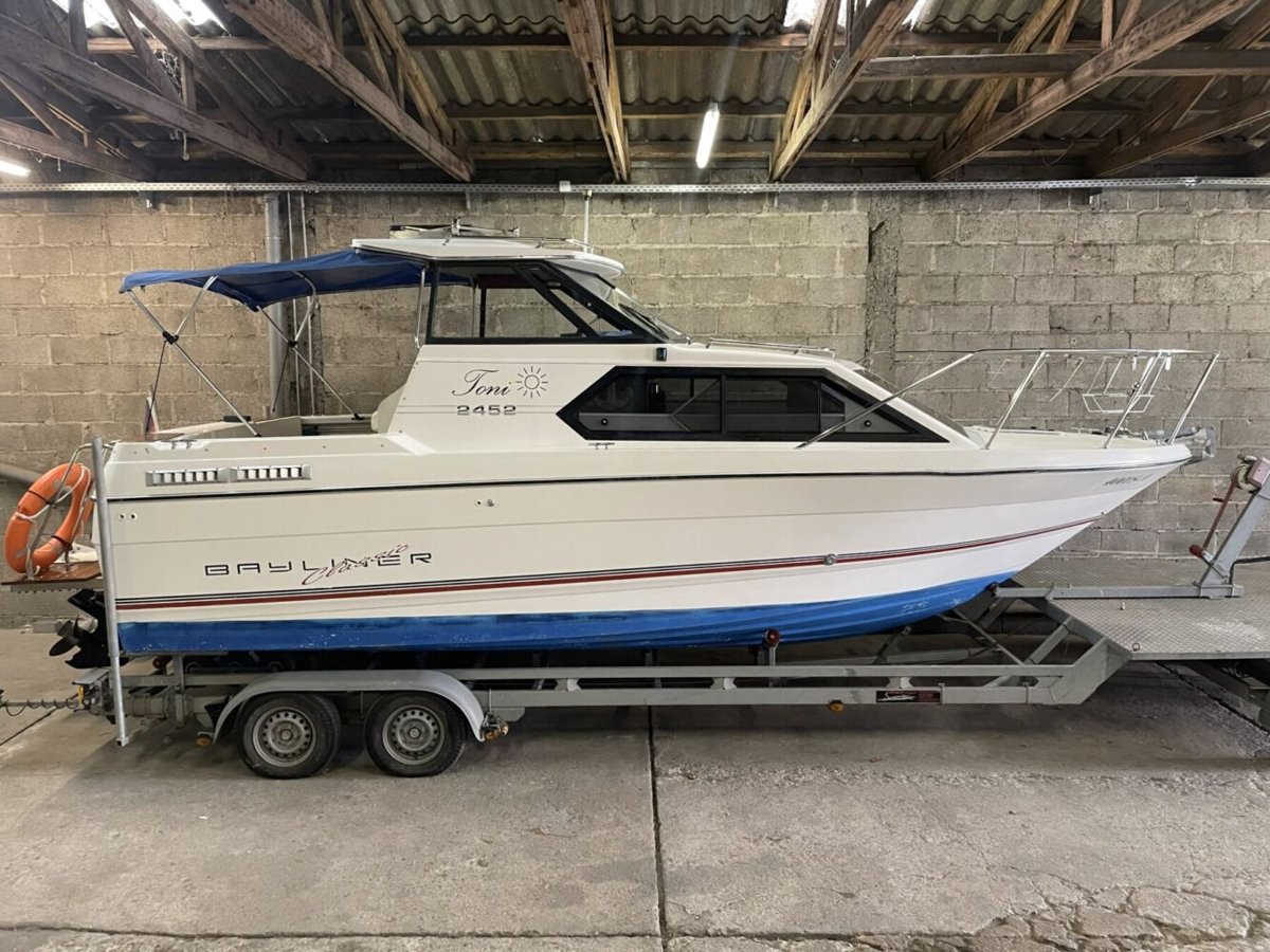 Boot Bremen GbR Bayliner 2452