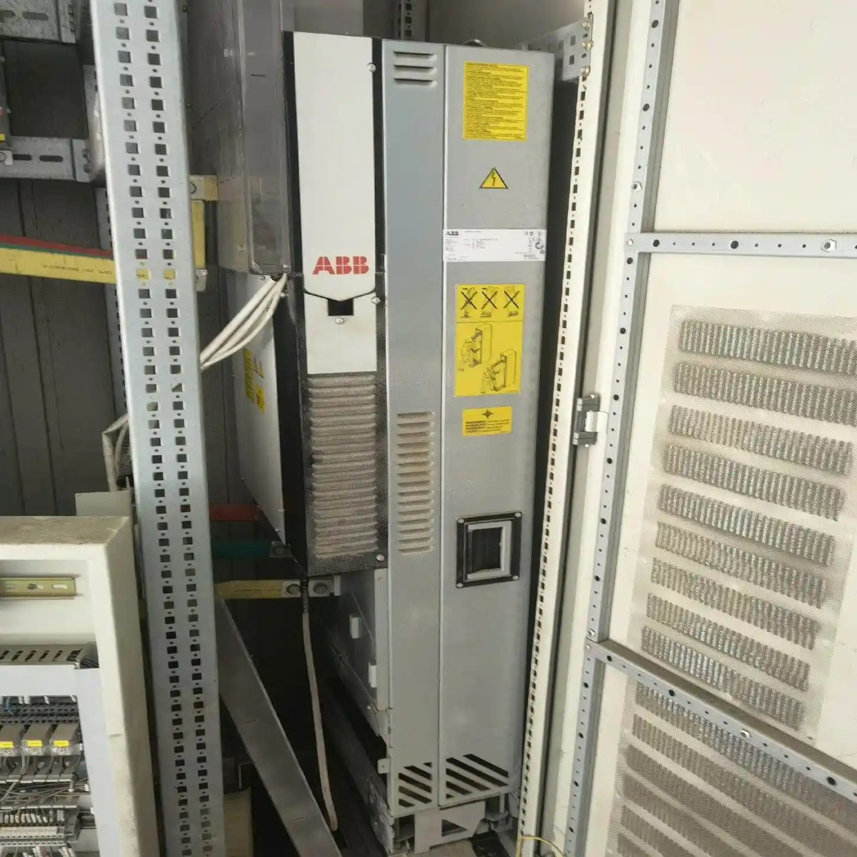 ABB Marine ACS880-07-0430A-3+D150