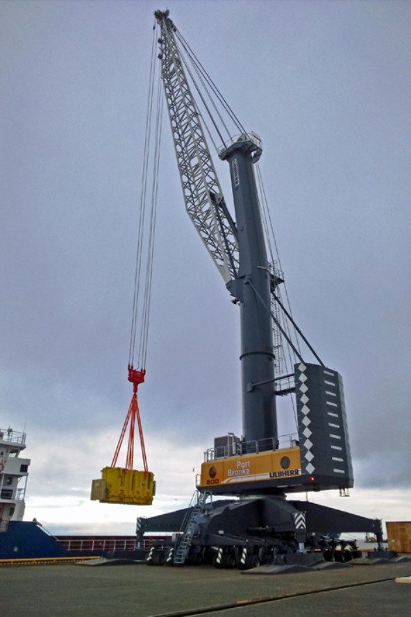 Liebherr Maritime LHM 800 Mobile Harbour Crane