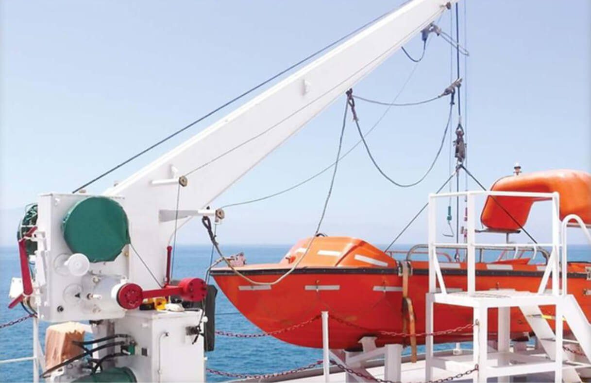 Global Davit Model W36L.02 lifeboat/rescue boat winch with a hydraulic motor and a maximum approved working load of 146.9 kN.