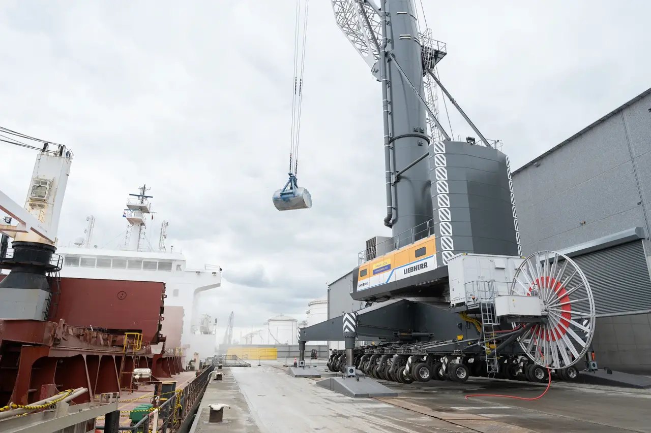 Liebherr Maritime DC 30t/25m-C