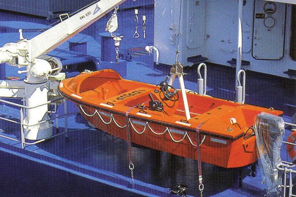 Stocznia Ustka Sp.z.o.o. R44-II (for 6 persons)