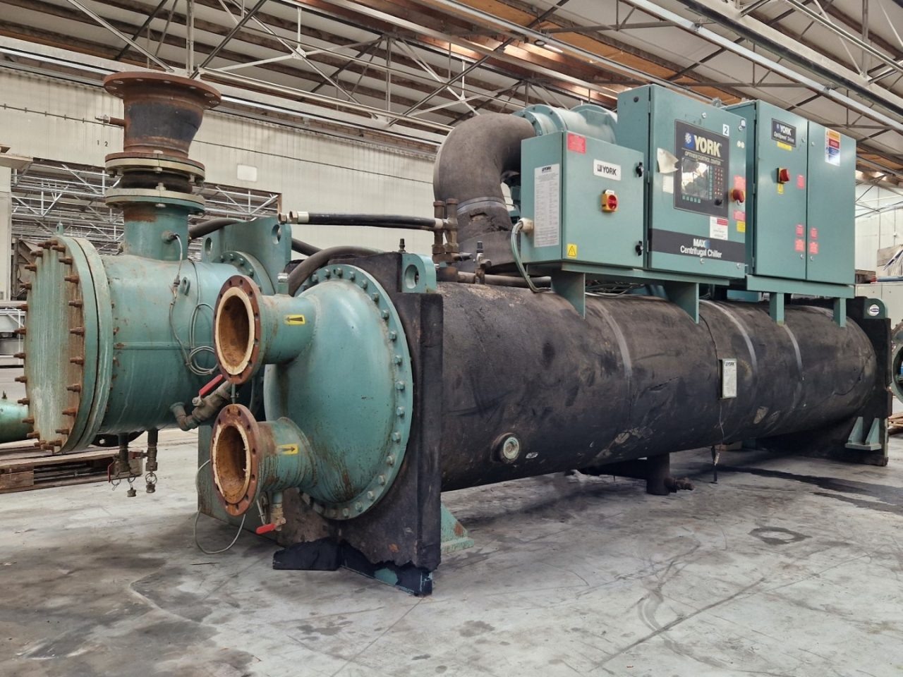 York/Johnson YCIV Chiller 2000kW R134a